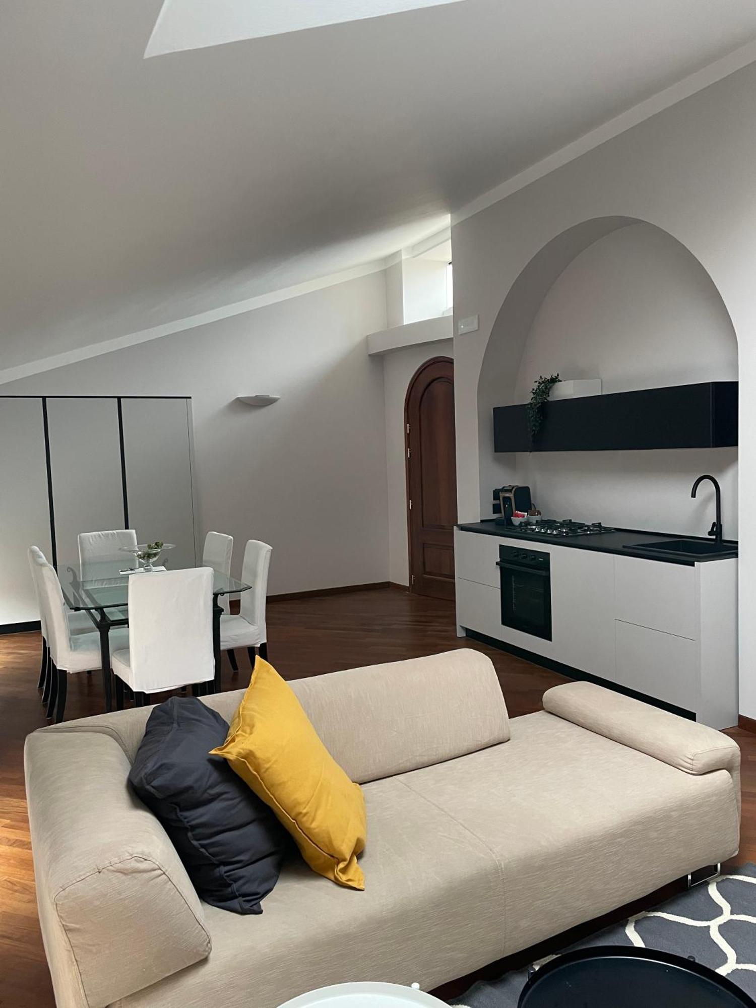 Civico 16 Apartment Chiaravalle Luaran gambar