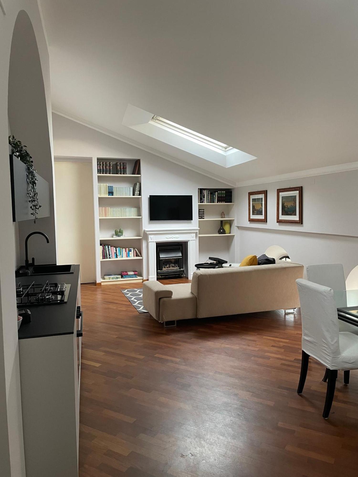 Civico 16 Apartment Chiaravalle Luaran gambar