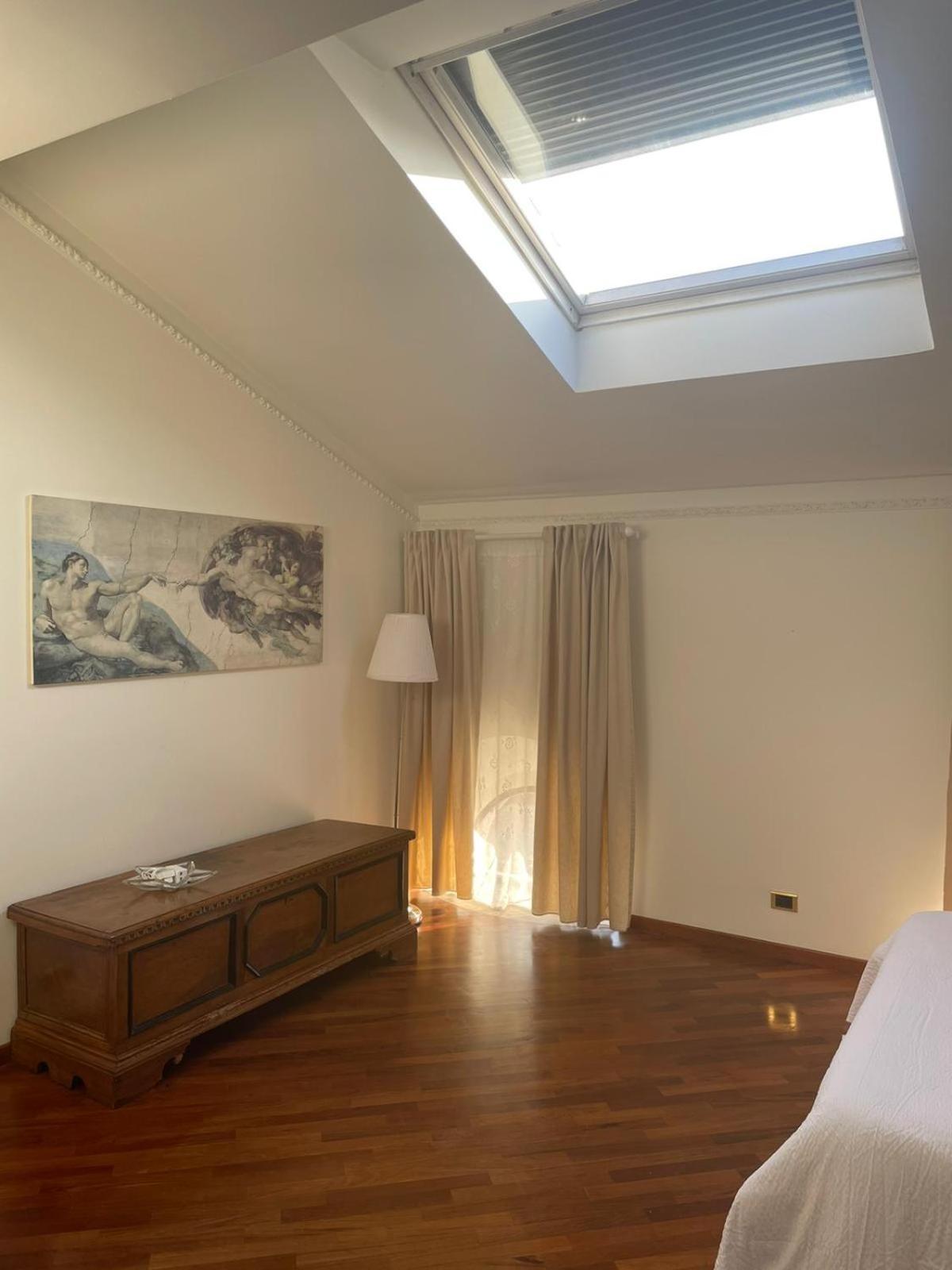 Civico 16 Apartment Chiaravalle Luaran gambar