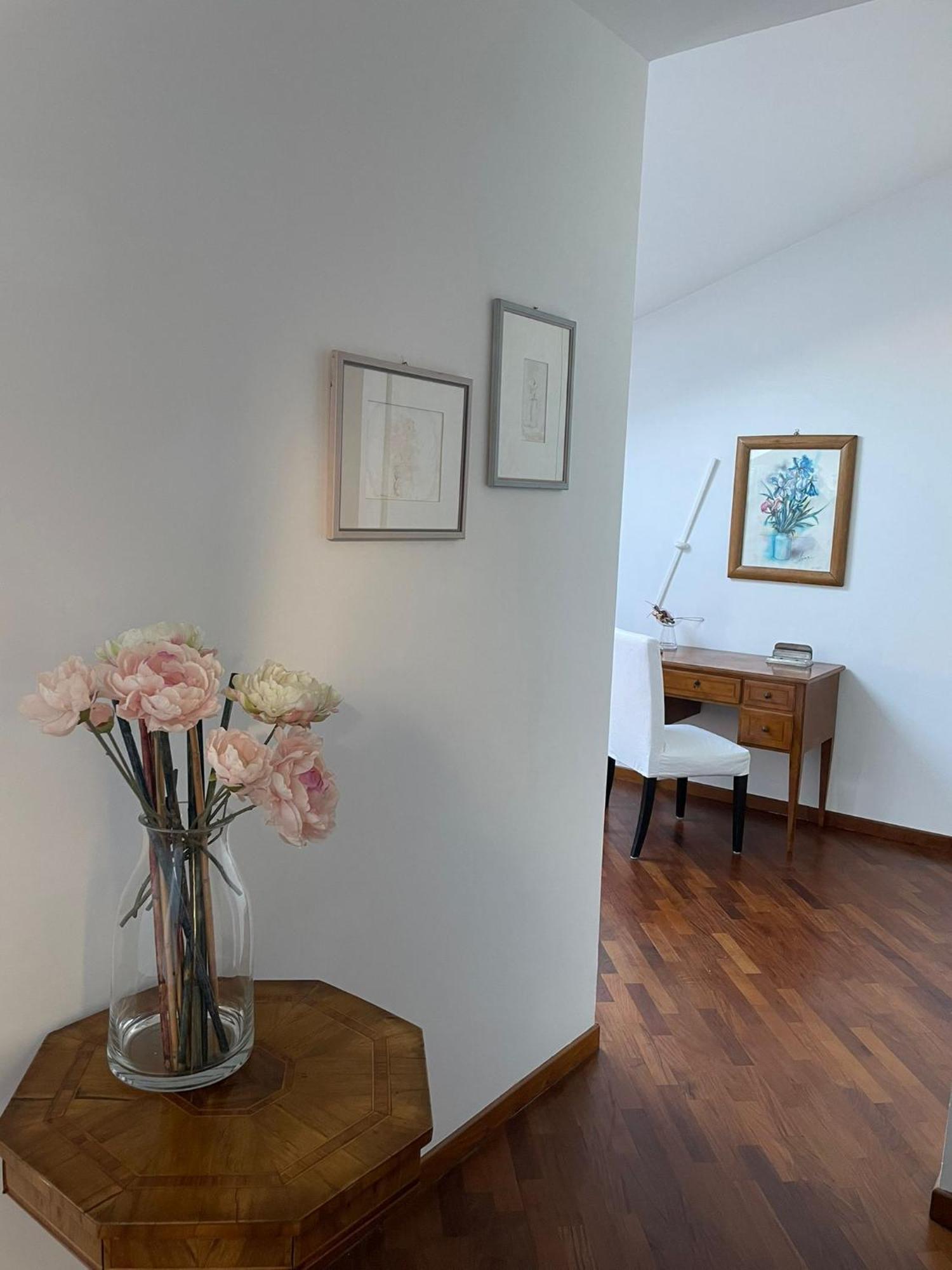Civico 16 Apartment Chiaravalle Luaran gambar